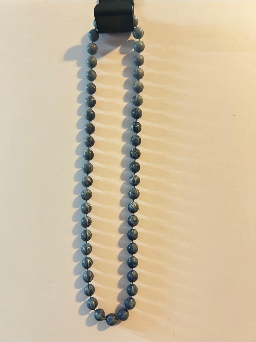 17” Vintage Round Navy & White Marbled Beaded Necklace